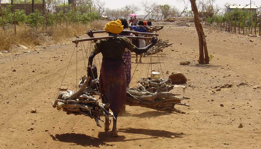 http://cleancookstoves.org/images/data/IMAGE/photo/000/000/391-1.JPG