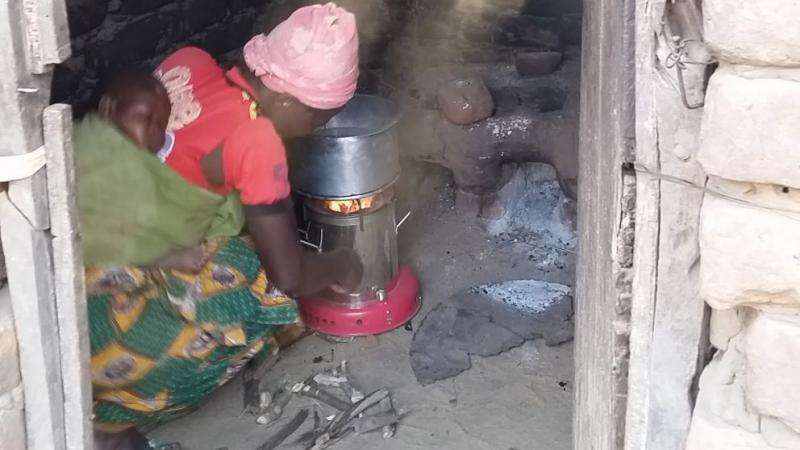 http://cleancookstoves.org/images/data/IMAGE/photo/000/000/659-1.JPG
