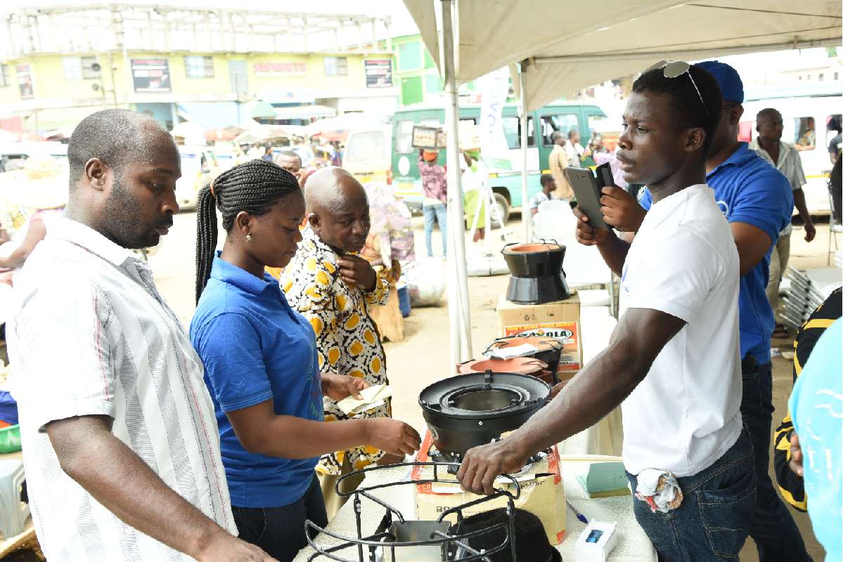 http://cleancookstoves.org/images/data/IMAGE/photo/000/000/602-1.JPG