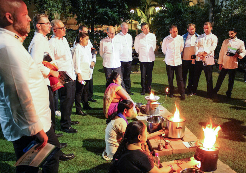 http://cleancookstoves.org/images/data/IMAGE/photo/000/000/625-1.JPG