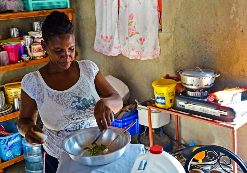 http://cleancookstoves.org/images/data/IMAGE/photo/000/000/643-1.JPG